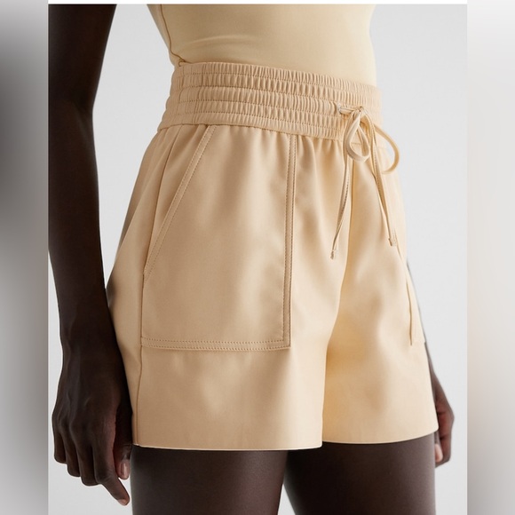 Express Pale Yellow Super High Waisted Faux Leather Pull On Shorts Size L - Picture 2 of 7
